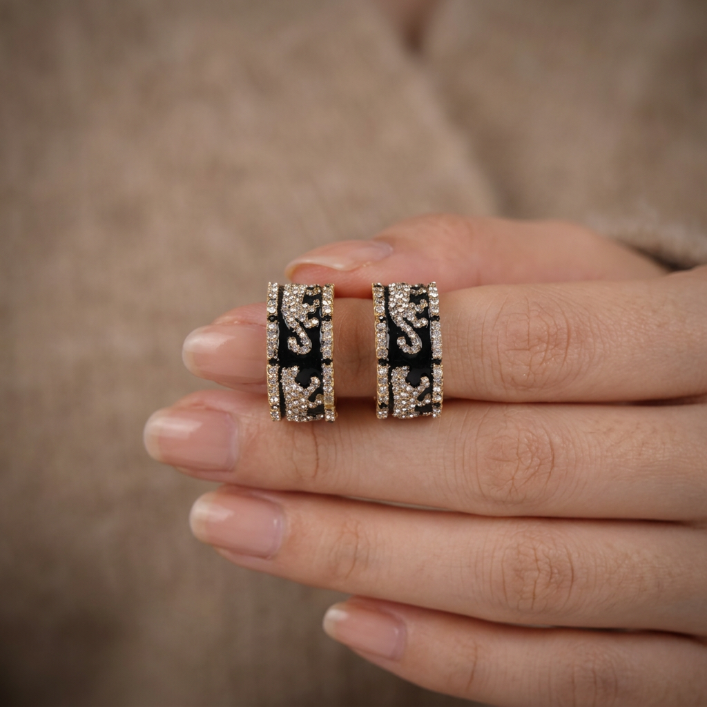 GirlyPirateCo - Vintage 18K Gold Plated Enamel Crystal Leopard Stud Earrings