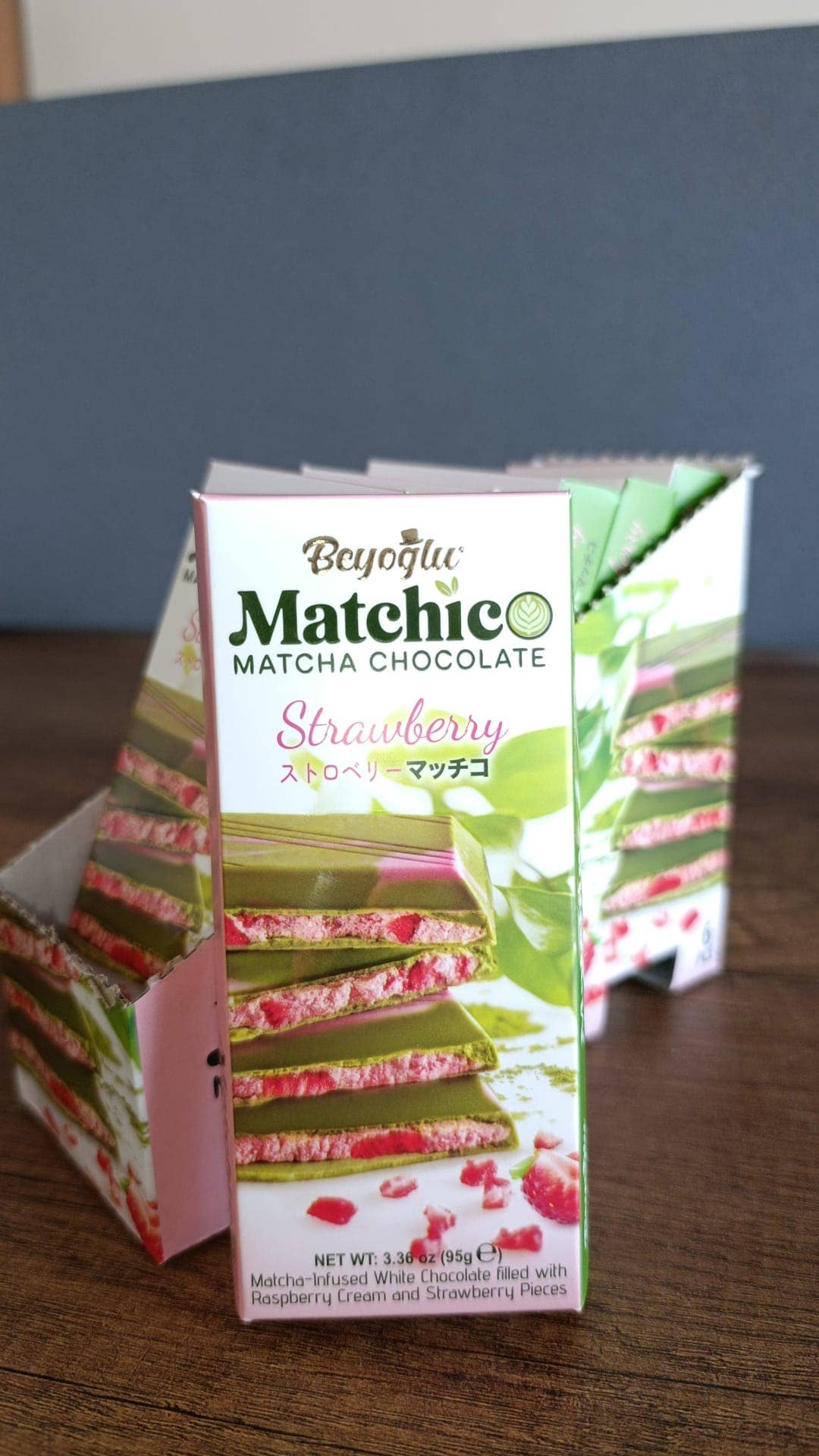 Gotta Get It Gifts - MATCHA CHOCOLATE STRAWBERRY FILLED