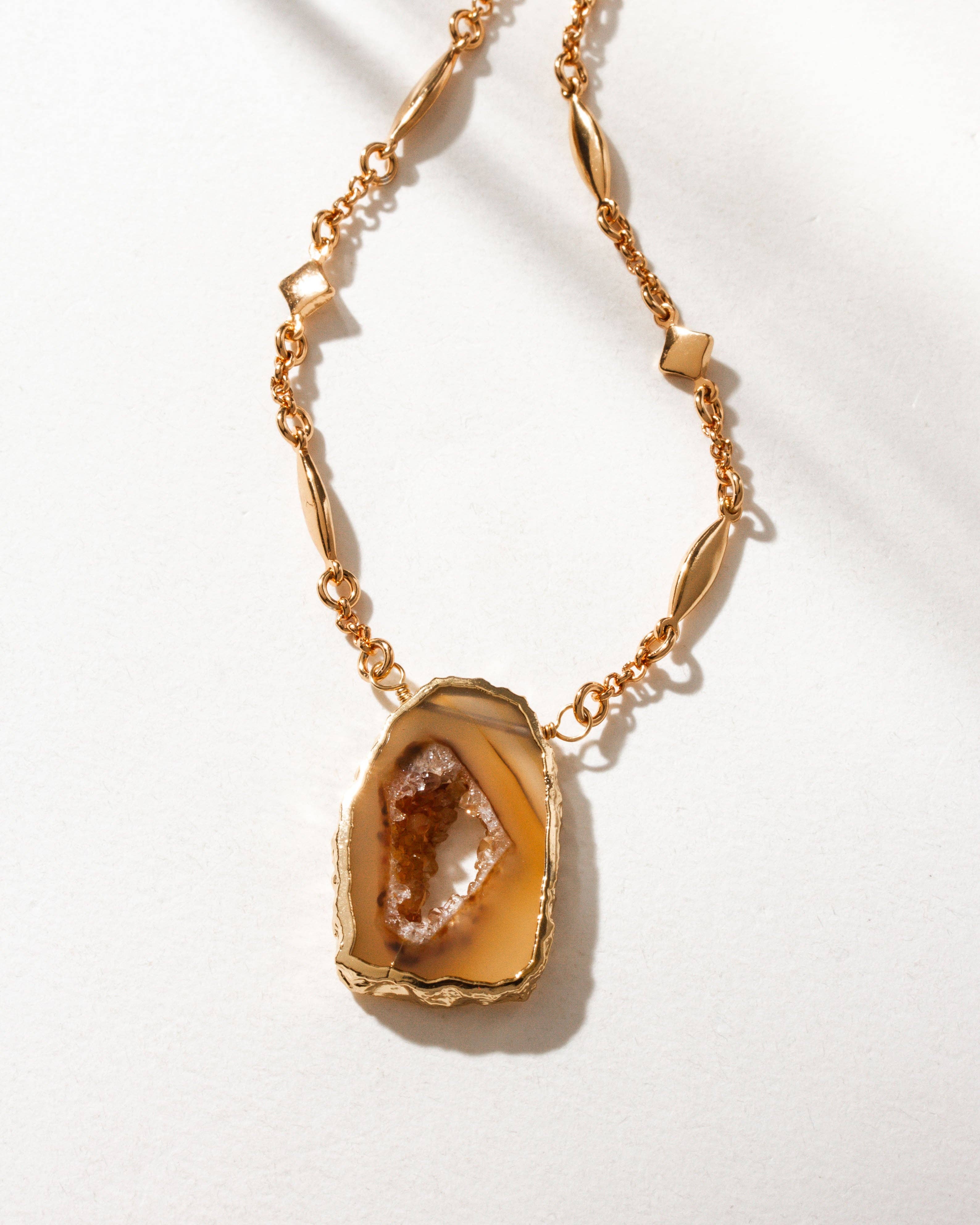 Luna Norte - Star, Stone, & Soul Gemstone Necklace - Natural Agate Geode