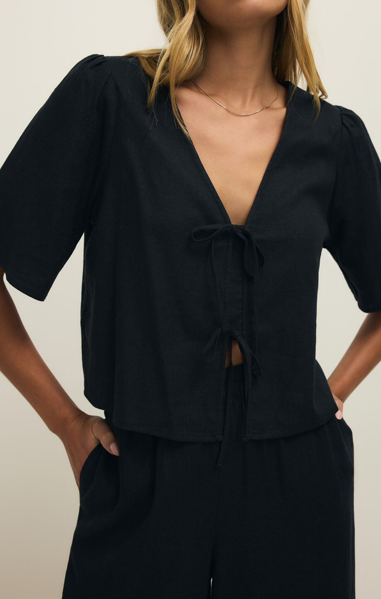 La Belle Linen Top Black